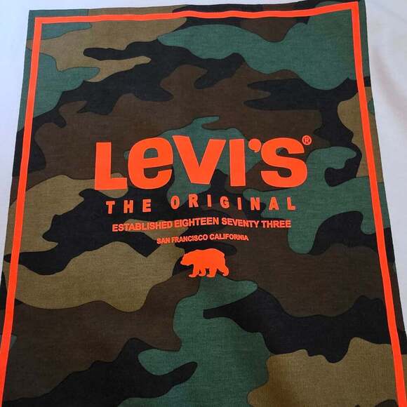 New Levi's The Original Camouflage Graphic Tee White Large - Picture 2 of 6